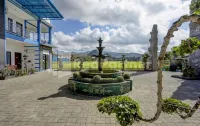 Hotel Miranda Bawean Mitra RedDoorz Hotel dekat Pusat oleh2 Makanan Khas Pulau Bawean ( Dapur Queen )
