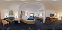 Holiday Inn Express & Suites Carlsbad by IHG Hotel di Carlsbad
