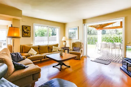 Just 10 Minutes from Sitges, House with Private Garden and Pool-