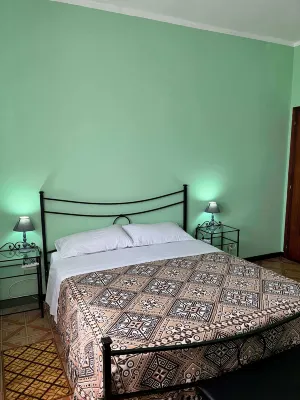 Ground Floor Suite - Casa T Home Bed and Breakfast & Home Restaurant