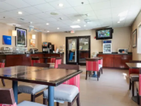 Comfort Suites Lombard/Addison Hotels in Lombard