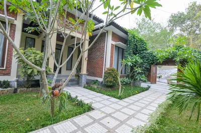 Villa de Tristan Hotel dekat Kelompok Ternak Sapi Lembu Makmur