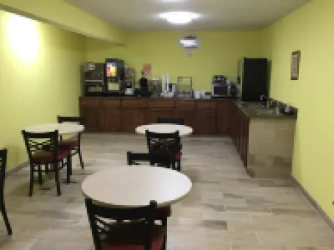 Super 8 by Wyndham Anamosa IA Hotels in Anamosa