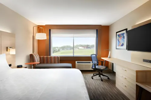 Holiday Inn Express & Suites Fort Wayne North Hotels in Perry Township