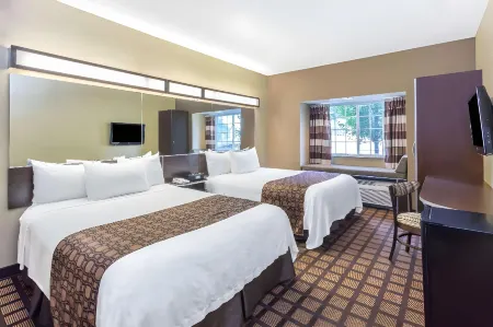 Sleep Inn & Suites Отели в г. По По