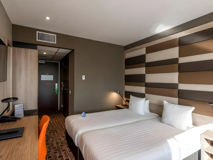 XO Hotels Blue Tower
