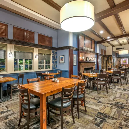 Best Western Premier Mariemont Inn Отели рядом с достопримечательностью «Обсерваторный центр Цинциннати»