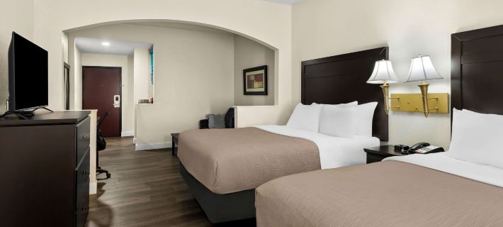Quality Inn & Suites Lafayette Hotels in Lafayette