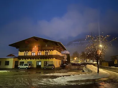 Exclusive Panoramic Apartment in Niedernsill