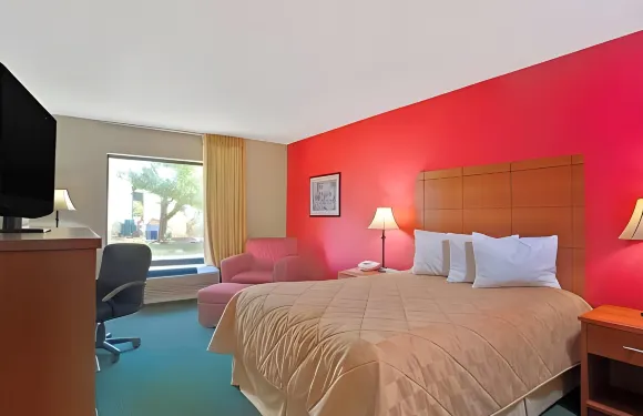 珍珠市-傑克遜機場温德姆華美達酒店