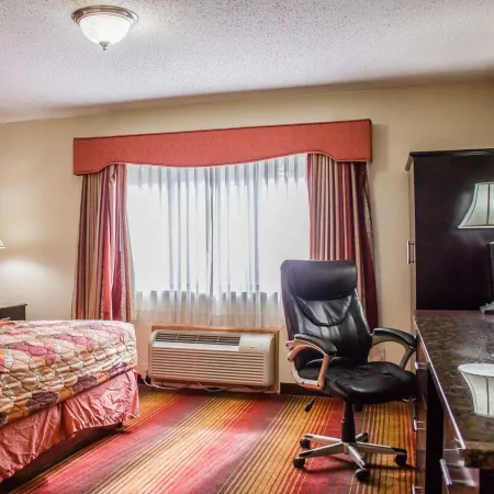 Rodeway Inn MacArthur Airport