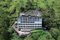 Amber Dale Luxury Hotel & Spa, Munnar Hôtels à : Pallivasal