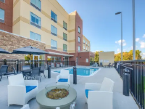 Fairfield Inn & Suites Charlotte Belmont Hotels in Gaston County