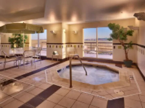 フェアフィールド イン & スイーツ バイ マリオット ララミー ララミーのホテル