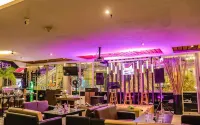 FUGO Hotel Banjarmasin - bar