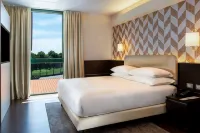 Doubletree by Hilton Milan Malpensa Solbiate Olona Hotel in zona Atikum Bar Sport