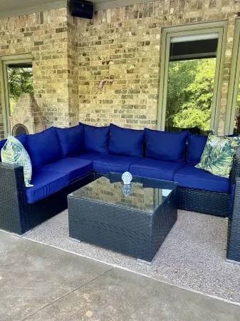 Secluded Oasis with Pool & Hot Tub. 5 minute walk to the lake. Отели рядом с достопримечательностью «Stay N' Play»