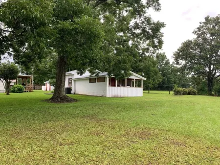 The Dog House at Stillwater Ranch