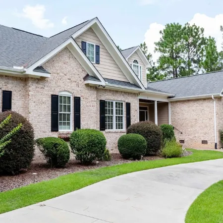 Pinehurst Vacation House w/ pool 9) beds