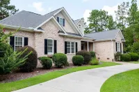 Pinehurst Vacation House w/ pool 9) beds - Pools