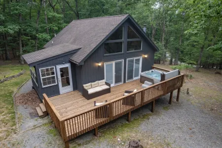 Forest Haven: Hot Tub, Record Player, Fire Pit