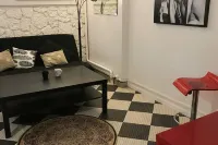 LIKE AT HOME: APARTMENT and GARDEN with parking lot