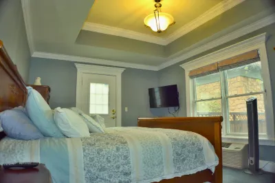 The Heart of Manitou Springs. Award-winning. Luxurious. Romantic. 2nd Floor East