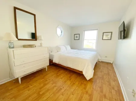 Bliss Beach House ♦ Vast Ocean Views ♦ Skydeck ♦ Private Hot Tub