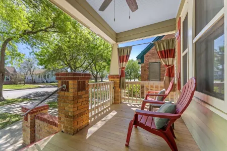 Home on the Isle - Dog Friendly! Отели рядом с достопримечательностью «Парк Сивулф»