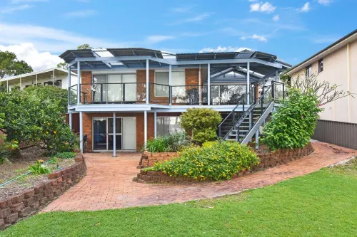 Wangi Dreaming Hotels in Swansea