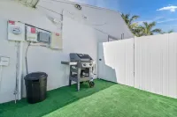 Luxury Private Studio + Backyard