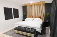 THE NEWARK HIDEAWAY