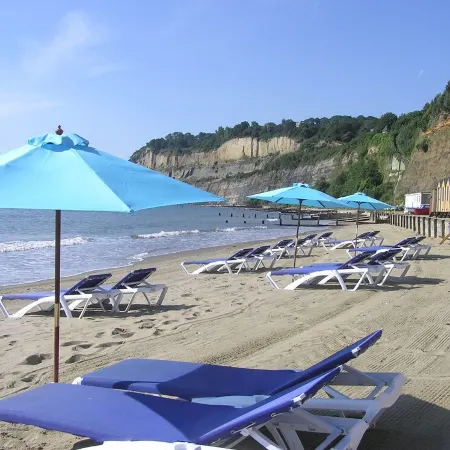 One Bedroom Apartment with Private Balcony and Sea Views. Ferry Discounts.