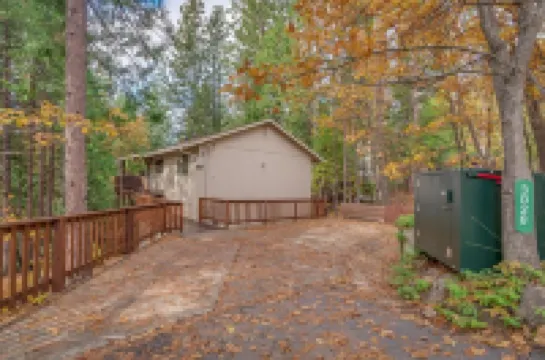 LakeMont, wifi, GENERATOR, King bd, FREE Lake access +A/C