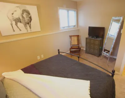 Heritage Suites 46 Hotels near Banter by Piercing Pagoda