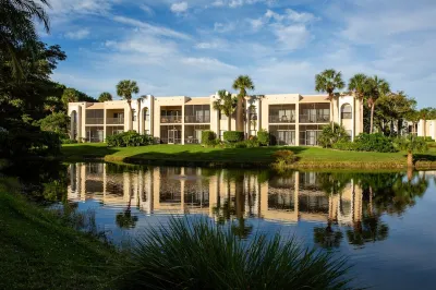 NEW Condo 2 Bed 2 Bath Pool 6 min to Beaches Downtown Restaurants Shopping