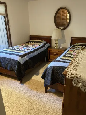 Golf Home Close to Lakes and Winter Recreation Hotels near Skylight Cave