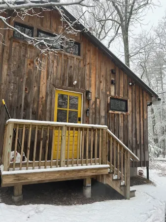 Cabin 85 - 2bd rooms w/ 2 lofty chic spaces