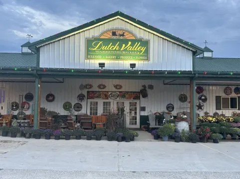 Green cabin close to University of Central Missouri and Whiteman AF Base