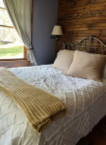 Lehigh Lodge Waterfront- Feat. in Philadelphia Mag. Gorgeous private waterfall!