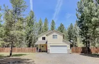 Peaceful Lapine 3 BR Getaway, sleeps up to 8