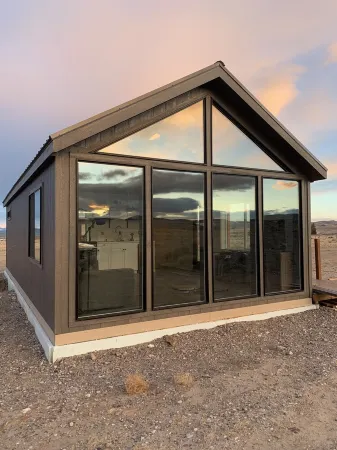 Alturas 1: New Modern 1BR Cabin, Big Windows for Big Mountain Views