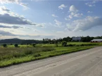 Stylish Farmhouse for Families Near Lake Champlain