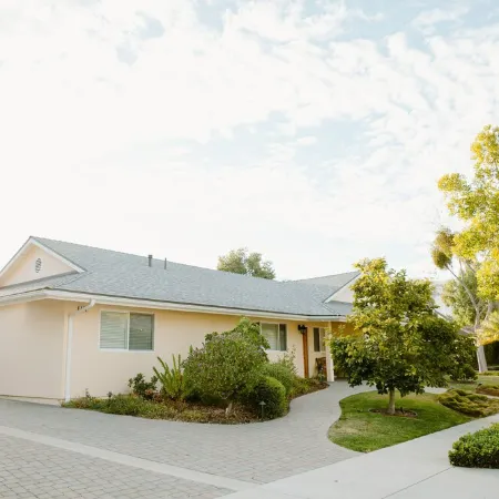 Spacious home 7 minutes away from the beach!
