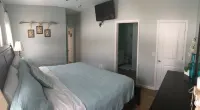 1 Block to the Beach, Private POOL and FREE 6-Person golf cart!!