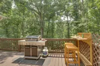 Lux Resort Home - Spectacular multi deck private woods view-Hot Tub Pet Friendly