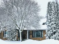 Downtown Boyne City—Close to Lake Charlevoix Beach, Dining, Shopping & Festivals Hoteles en Boyne City