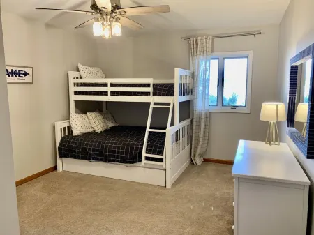 Stunning Keuka Lake House! Kayak, SUP, fish, swim, campfires