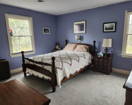 2 mi from VT campus. Great house - football games, graduation, or campus visits. Hotels in Blacksburg