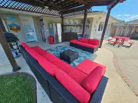 Poolside Triple Suite Retreat near casinos - Bungalows